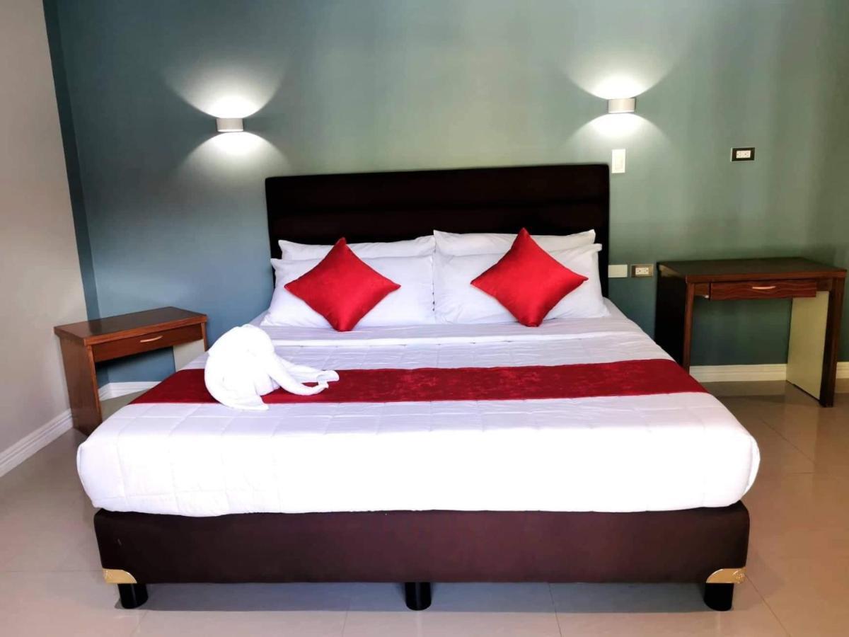 Charms Hotel Coron Exterior photo